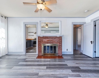 3819 Goldwyn Terrace - Photo Thumbnail 3