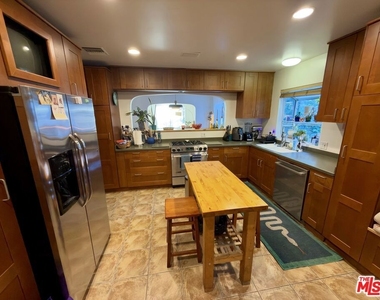 3735 Edenhurst Avenue - Photo Thumbnail 6
