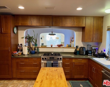 3735 Edenhurst Avenue - Photo Thumbnail 7