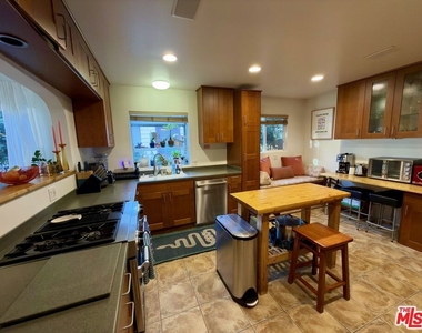 3735 Edenhurst Avenue - Photo Thumbnail 8