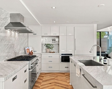 17351 W Sunset Boulevard - Photo Thumbnail 12