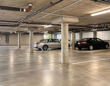 15141 Burbank Boulevard - Photo Thumbnail 14