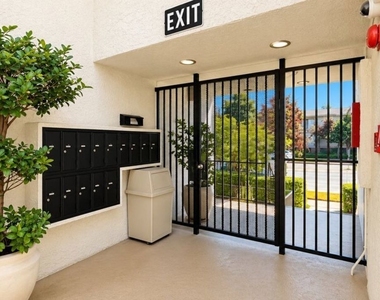 15141 Burbank Boulevard - Photo Thumbnail 12