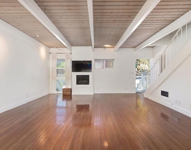 3101 5th Street - Photo Thumbnail 2