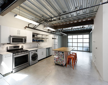 1046 Princeton Drive - Photo Thumbnail 6