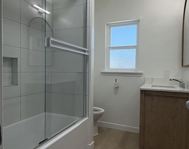 11500 Riverside Drive - Photo Thumbnail 11