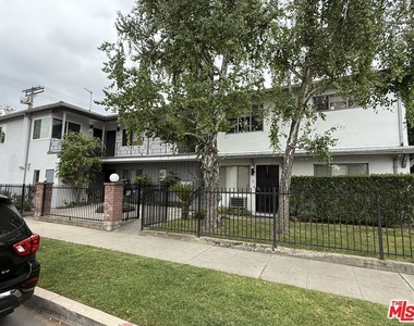 11500 Riverside Drive - Photo Thumbnail 17