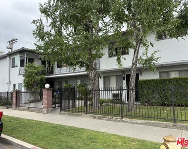 11500 Riverside Drive - Photo Thumbnail 1