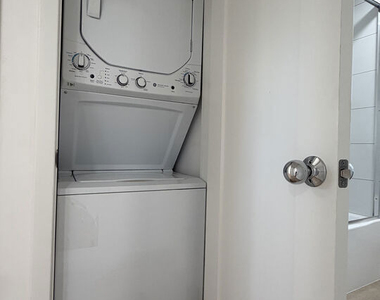 11500 Riverside Drive - Photo Thumbnail 12