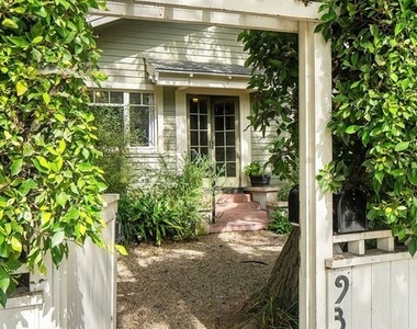 935 Palms Boulevard - Photo Thumbnail 2