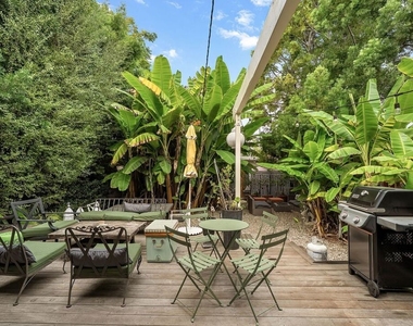 935 Palms Boulevard - Photo Thumbnail 31