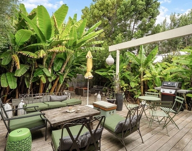 935 Palms Boulevard - Photo Thumbnail 30
