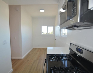 625 Palm - Photo Thumbnail 11