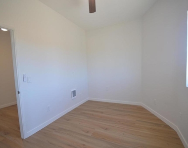 625 Palm - Photo Thumbnail 8