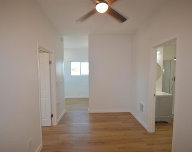 625 Palm - Photo Thumbnail 13