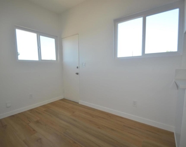 625 Palm - Photo Thumbnail 9