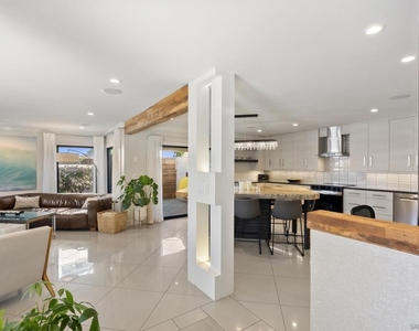 521 S Sierra Ave - Photo Thumbnail 5