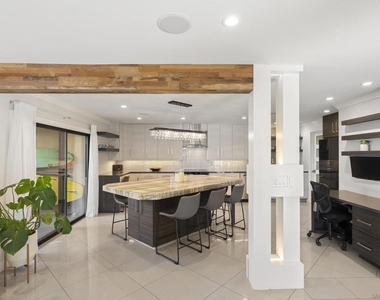 521 S Sierra Ave - Photo Thumbnail 10