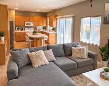 28361 Adrienne Street - Photo Thumbnail 4