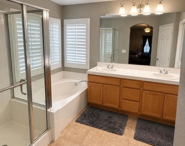 28361 Adrienne Street - Photo Thumbnail 9