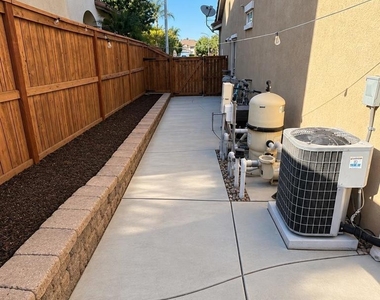 28361 Adrienne Street - Photo Thumbnail 16