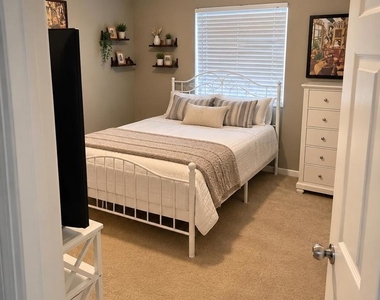 28361 Adrienne Street - Photo Thumbnail 15