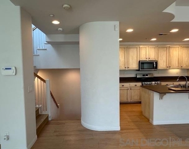 1891 Fargo Lane - Photo Thumbnail 33