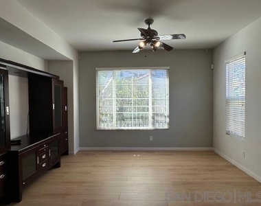 1891 Fargo Lane - Photo Thumbnail 32