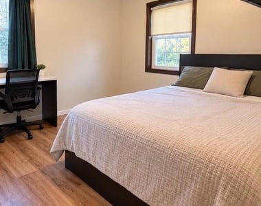 732 Jefferson Ave - Photo Thumbnail 8