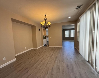 2750 Dove Tail Dr - Photo Thumbnail 18