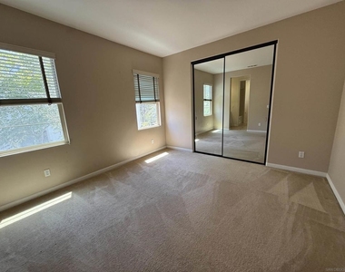 2750 Dove Tail Dr - Photo Thumbnail 37