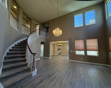 2750 Dove Tail Dr - Photo Thumbnail 53