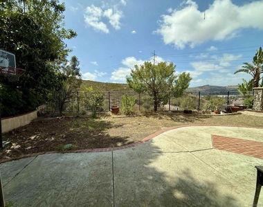 2750 Dove Tail Dr - Photo Thumbnail 60