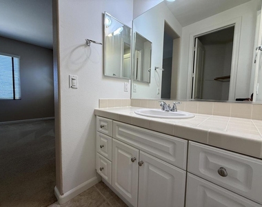 2750 Dove Tail Dr - Photo Thumbnail 31