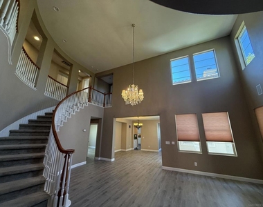 2750 Dove Tail Dr - Photo Thumbnail 54