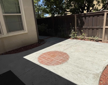 2750 Dove Tail Dr - Photo Thumbnail 52