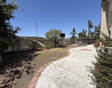 2750 Dove Tail Dr - Photo Thumbnail 27