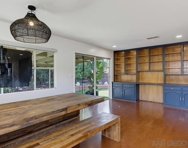 4044 Vista Grande Dr. - Photo Thumbnail 8