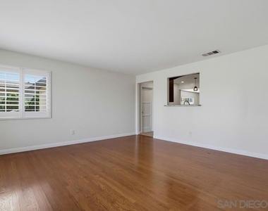 4044 Vista Grande Dr. - Photo Thumbnail 2