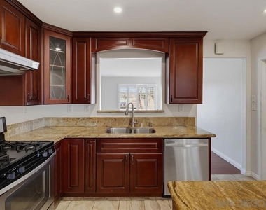 4044 Vista Grande Dr. - Photo Thumbnail 15
