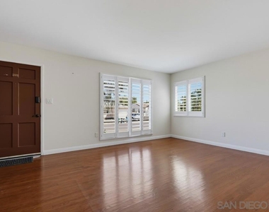 4044 Vista Grande Dr. - Photo Thumbnail 5