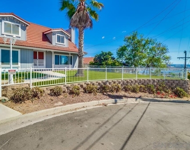 1011 La Mesa Ave - Photo Thumbnail 1