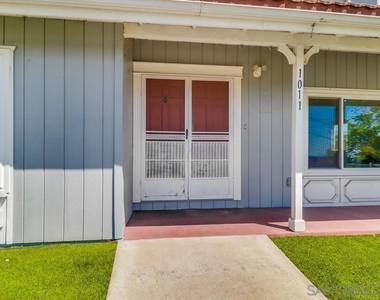 1011 La Mesa Ave - Photo Thumbnail 8