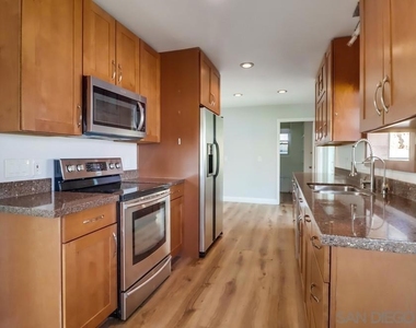 1011 La Mesa Ave - Photo Thumbnail 13