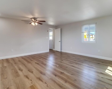1011 La Mesa Ave - Photo Thumbnail 32