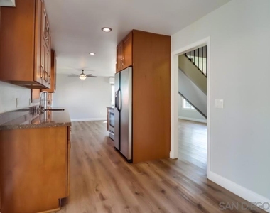 1011 La Mesa Ave - Photo Thumbnail 16