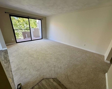 8418 New Salem St - Photo Thumbnail 5