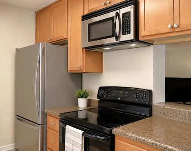 1000 Estes Street - Photo Thumbnail 15