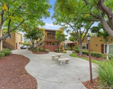 1000 Estes Street - Photo Thumbnail 5