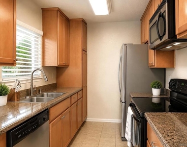 1000 Estes Street - Photo Thumbnail 13